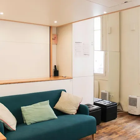 Charming Bright In * Clichy