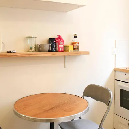 Charming Bright In Clichy