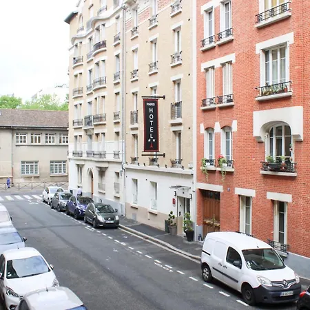 Charming Bright In * Clichy