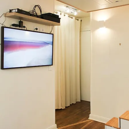 Charming Bright In Lejlighed Clichy